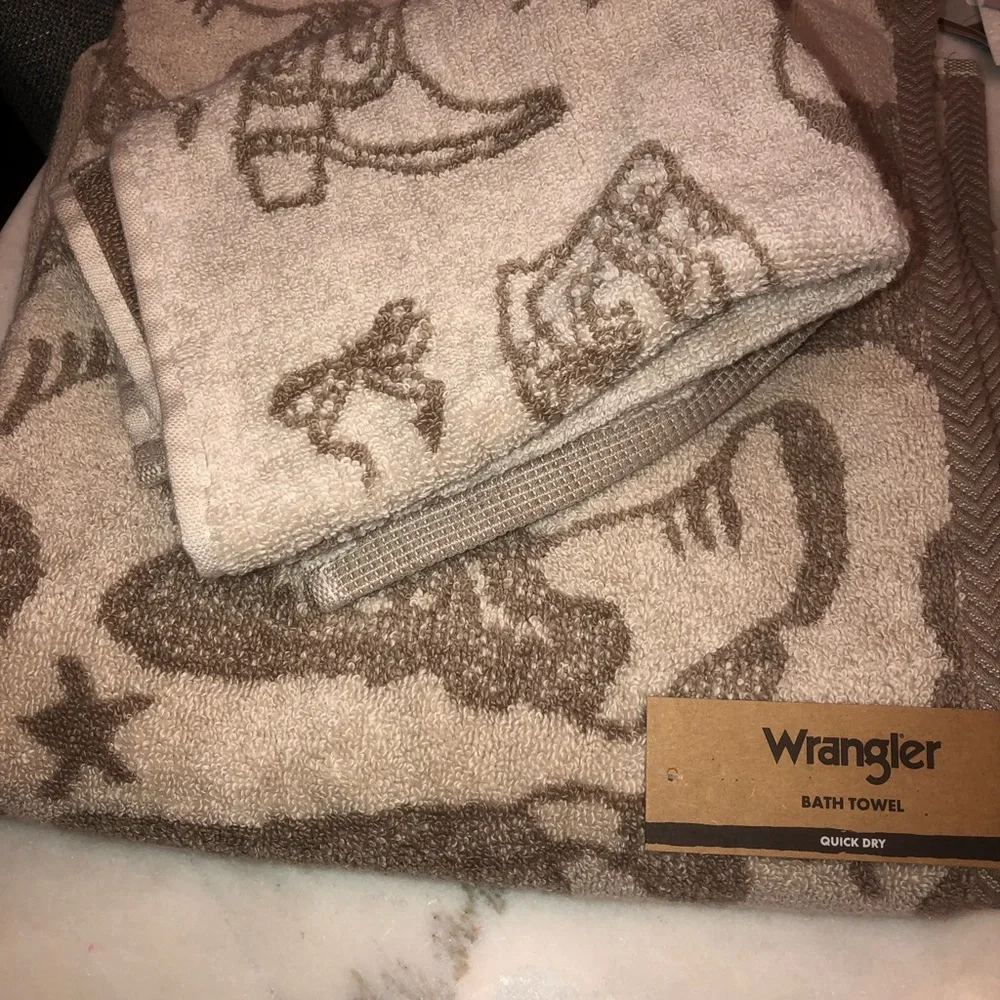 🤎🤎 Wrangler Western-Pattern 2 piece towel set / cowboy boots / reversible